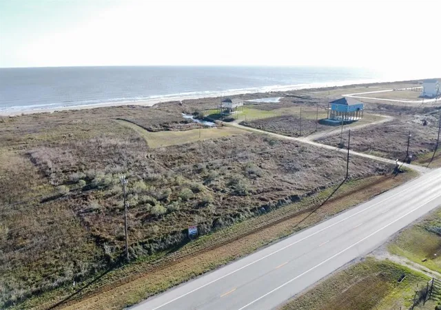 3rd image of 952 Steinhagen Dr, Gilchrist, TX 77617 | MLS# 91056743