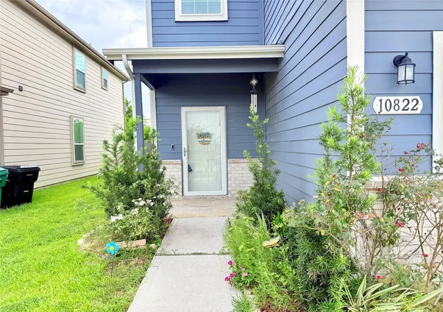 Photo 2 of Single family home for sale at 10822 Parra Peek Dr, Houston, TX 77075 | MLS# 42836799 | Listing updated on 2026-08-26