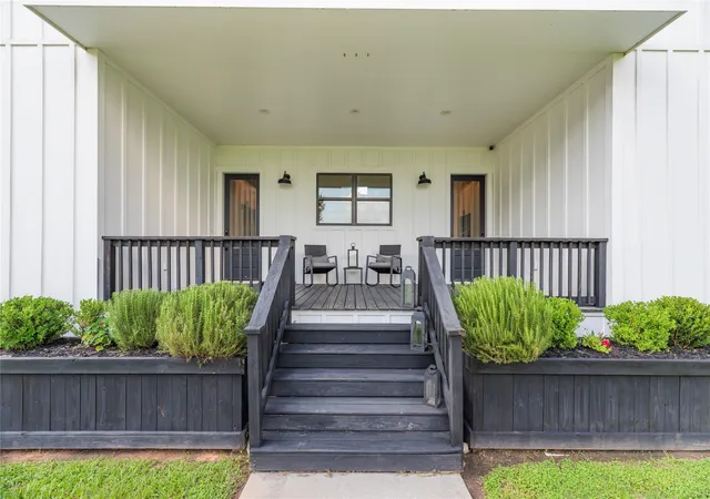 3rd image of 1400 Hicks St, Tomball, TX 77375 | MLS# 8666904