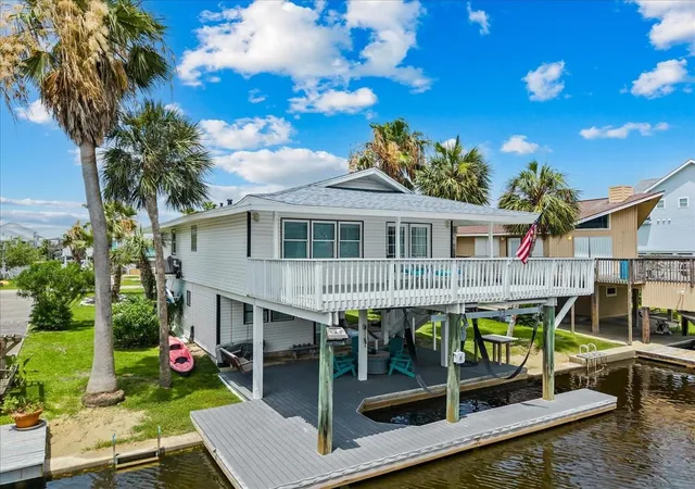 Homes for sale in Jamaica Beach, TX | 4306 Spanish Main, Jamaica Beach, TX 77554 | MLS# 69660118