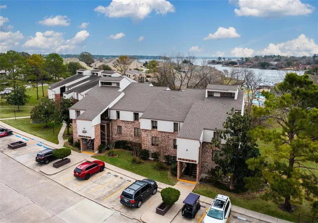 Homes for sale in Montgomery, TX | 1000 April Sound Blvd, Montgomery, TX 77356
