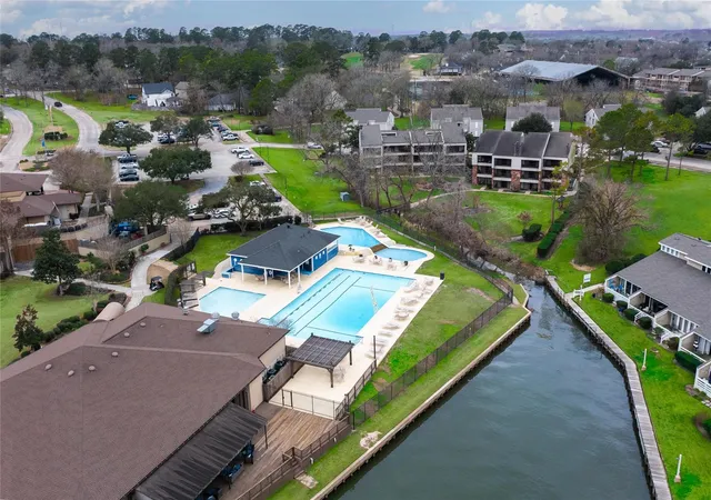Homes for sale in Montgomery, TX | 1000 April Sound Blvd, Montgomery, TX 77356