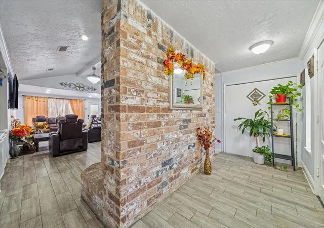 Photo 3 of Single family home for sale at 10402 Huntington Point Dr, Houston, TX 77099 | MLS# 16303490 | Listing updated on 2026-05-21