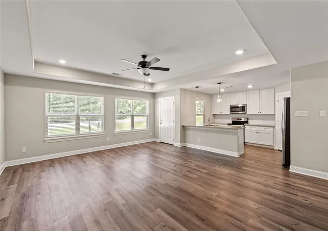 Photo 2 of Sale Pending at 15843 Oak Dr, Montgomery, TX 77356 | MLS# 18514720 | Listing updated on 2026-09-13