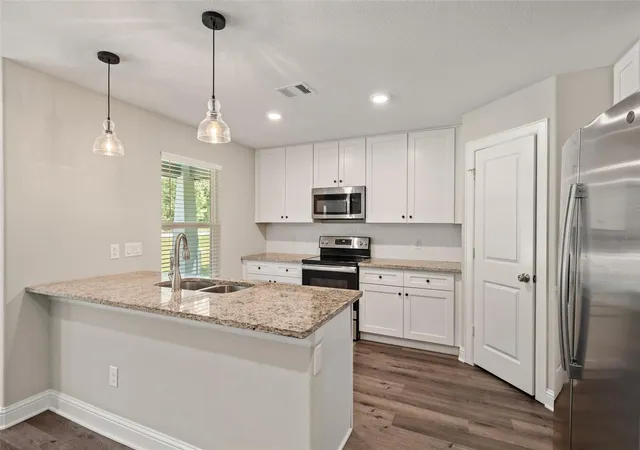 Photo 3 of Sale Pending at 15843 Oak Dr, Montgomery, TX 77356 | MLS# 18514720 | Listing updated on 2026-09-13