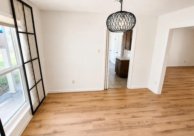 3rd image of 802 Seafoam Rd, Houston, TX 77062 | MLS# 96599827