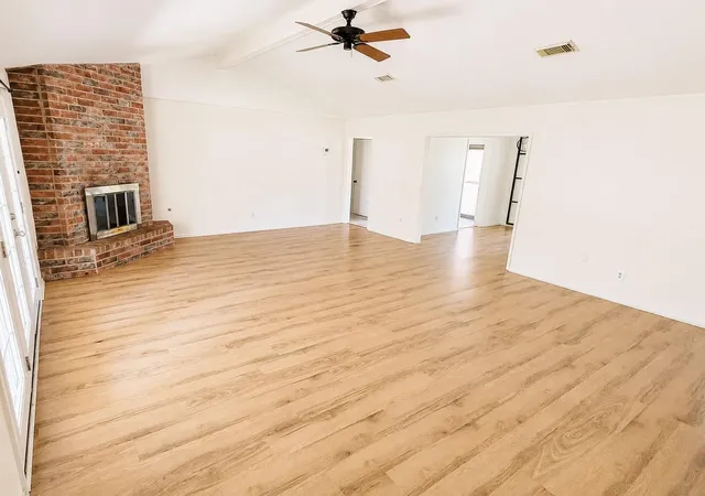 4th image of 802 Seafoam Rd, Houston, TX 77062 | MLS# 96599827