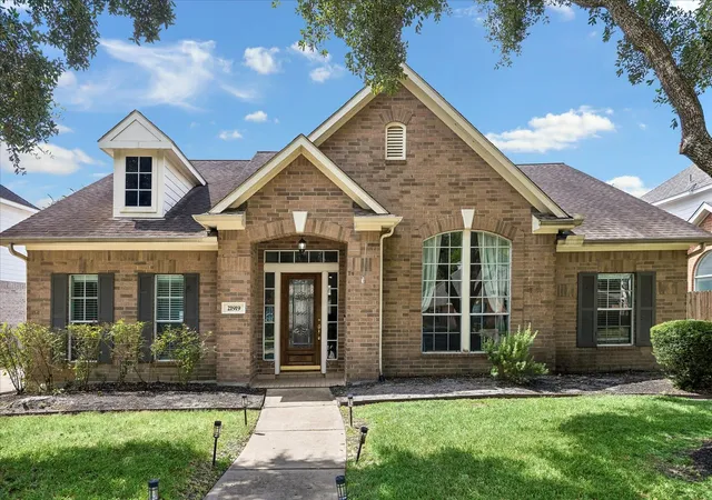 Photo 2 of Single family home for sale at 21919 Windmill Blf Ln, Katy, TX 77450 | MLS# 32521050 | Listing updated on 2026-08-20