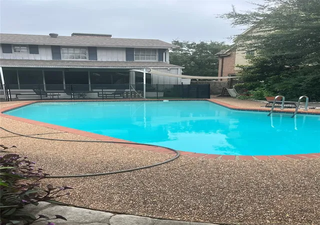 4th image of 3807 Olympia Dr, Houston, TX 77019 | MLS# 33804568