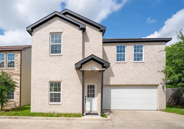 1st image of 1515 Fairbanks St, Houston, TX 77009 | MLS# 11365392