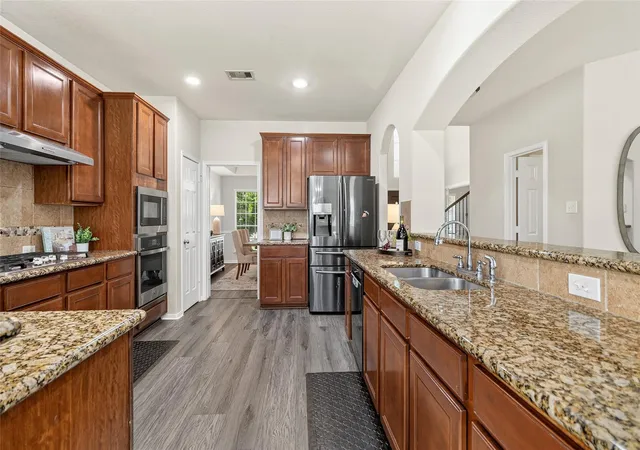 4th image of 1231 Abigail Ln, Friendswood, TX 77546 | MLS# 37664541