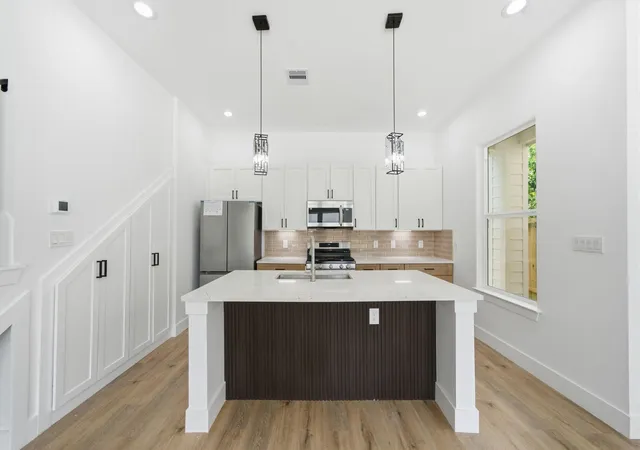 Photo 4 of Single family home for sale at 8908 Knoll Leaf Dr, Houston, TX 77080 | MLS# 67306675 | Listing updated on 2026-06-28