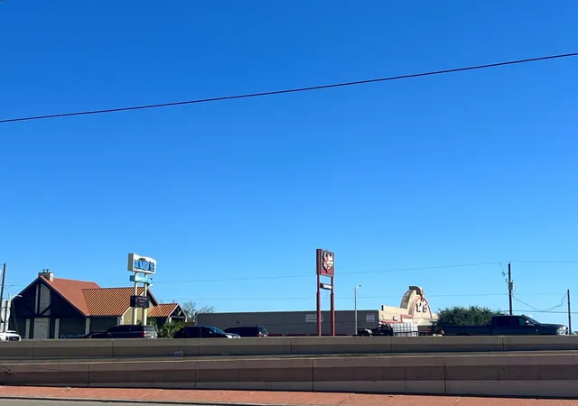 13th image of 710 Interstate 10 S, Beaumont, TX 77707 | MLS# 7946209