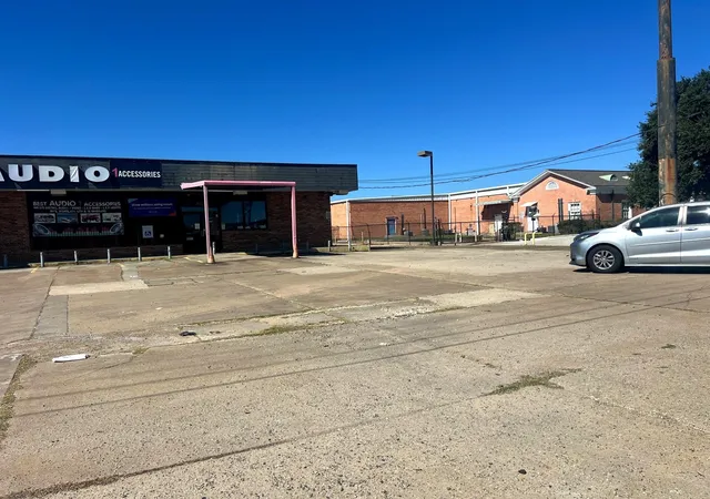 2nd image of 710 Interstate 10 S, Beaumont, TX 77707 | MLS# 7946209