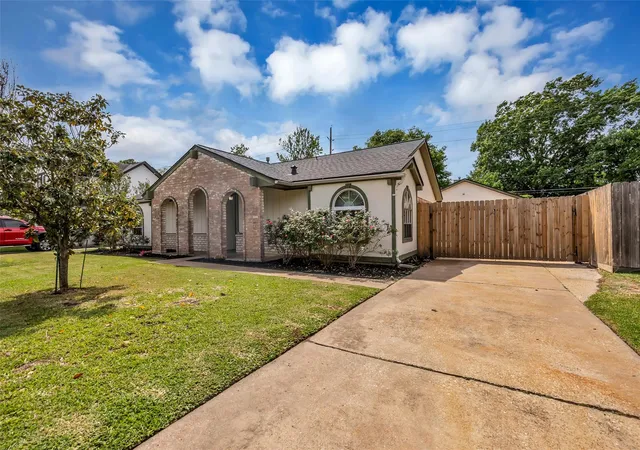 Photo 1 of Single family home for sale at 21807 Meadowhill Dr, Spring, TX 77388 | MLS# 28050532 | Listing updated on 2026-09-14