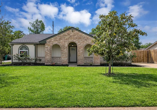 Photo 3 of Single family home for sale at 21807 Meadowhill Dr, Spring, TX 77388 | MLS# 28050532 | Listing updated on 2026-09-14