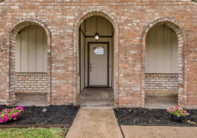Photo 4 of Single family home for sale at 21807 Meadowhill Dr, Spring, TX 77388 | MLS# 28050532 | Listing updated on 2026-09-14