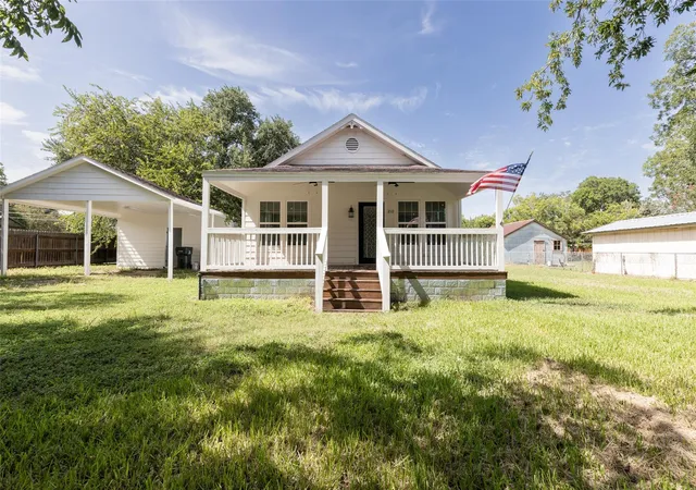 1st image of 210 W Grange St #B, Weimar, TX 78962 | MLS# 2663293