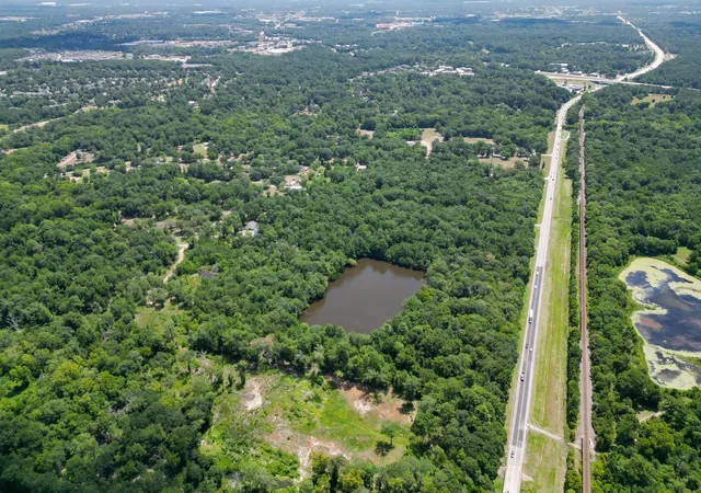 Photo 3 of Land for sale at 215 Garden W Rd, Conroe, TX 77304 | MLS# 2522140 | Listing updated on 2026-07-17