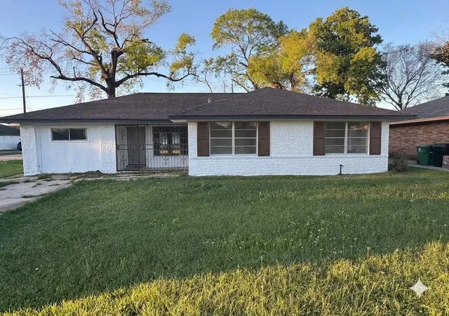 Photo 1 of Single family home for sale at 9001 Chatwood Dr, Houston, TX 77078 | MLS# 90056256 | Listing updated on 2026-08-08