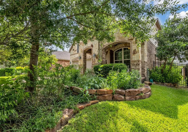 Photo 2 of Single family home for sale at 43 Hearthshire Cir, Magnolia, TX 77354 | MLS# 68168496 | Listing updated on 2026-08-22