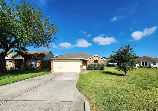 Photo 1 of Single family home for sale at 13560 Lake Breeze Ln, Willis, TX 77318 | MLS# 64893934 | Listing updated on 2026-10-01