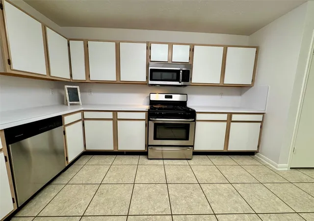 5th image of 3618 Teakwood Ln, Pearland, TX 77584 | MLS# 84841363