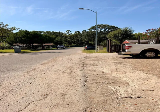 Photo 4 of Single family home for sale at 12915 Slater Ln, Houston, TX 77039 | MLS# 67766875 | Listing updated on 2026-08-27