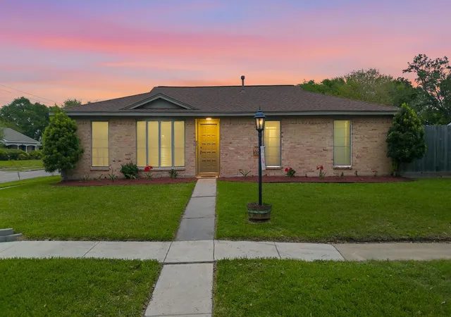 3rd image of 10503 Raydell Dr, Houston, TX 77031 | MLS# 42507427