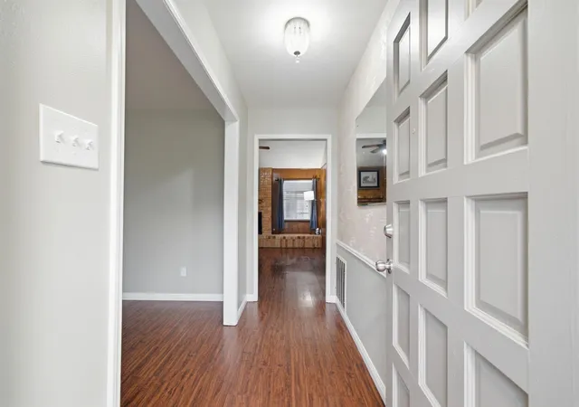 4th image of 10503 Raydell Dr, Houston, TX 77031 | MLS# 42507427