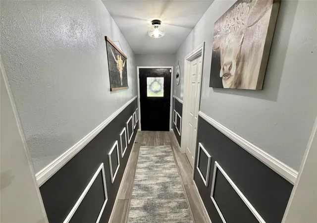 Photo 3 of Single family home for sale at 905 Southside Dr, Angleton, TX 77515 | MLS# 66609810 | Listing updated on 2026-10-02