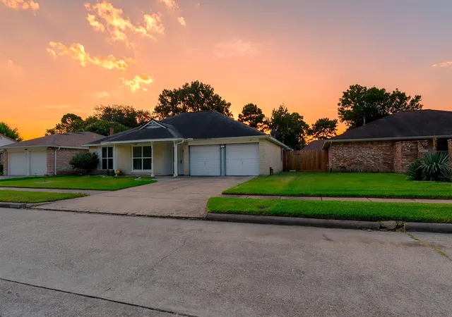Photo 3 of Single family home for sale at 20007 Jasperwood Cir, Katy, TX 77449 | MLS# 10205483 | Listing updated on 2026-09-17