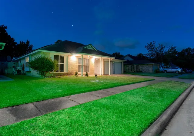 Photo 3 of Single family home for sale at 20007 Jasperwood Cir, Katy, TX 77449 | MLS# 10205483 | Listing updated on 2026-10-10