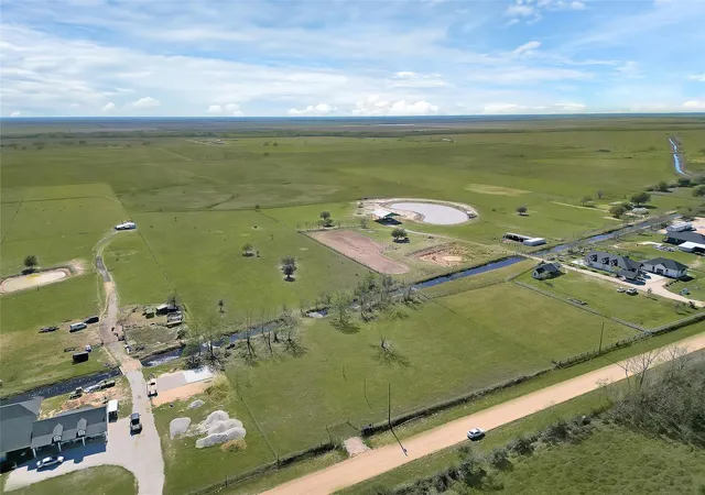 4th image of 9309 Cr 264 Rd, East Bernard, TX 77435 | MLS# 36567484