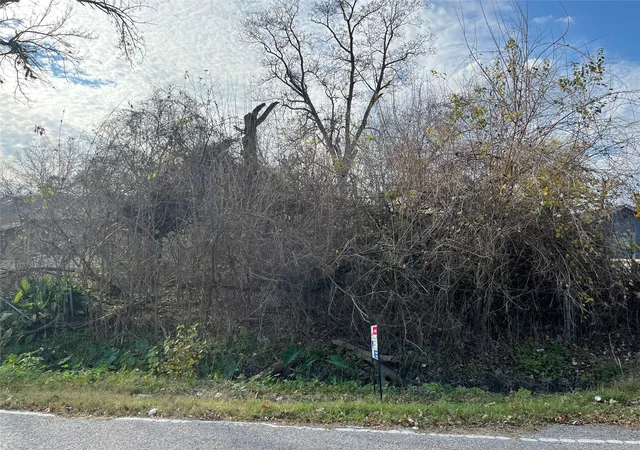Photo 4 of Land for sale at 11905 Comet Dr, Houston, TX 77086 | MLS# 51107172 | Listing updated on 2026-01-17