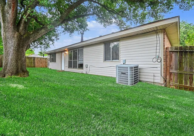 Homes for sale in Friendswood, TX | 16715 Manowar Ln, Friendswood, TX 77546 | MLS# 46900054