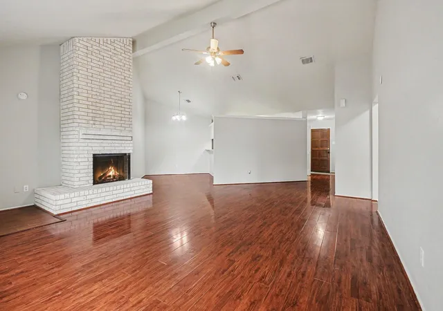 Photo 4 of Single family home for sale at 16715 Manowar Ln, Friendswood, TX 77546 | MLS# 46900054 | Listing updated on 2026-09-03