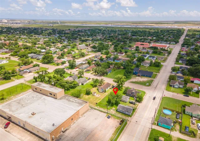 Homes for sale in Freeport, TX | 1026 W 4th St, Freeport, TX 77541 | MLS# 91094726
