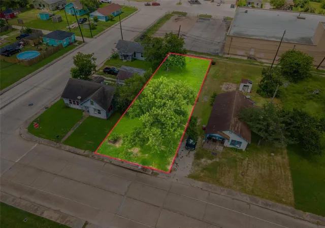 Homes for sale in Freeport, TX | 1026 W 4Th St, Freeport, TX 77541 | MLS# 91094726