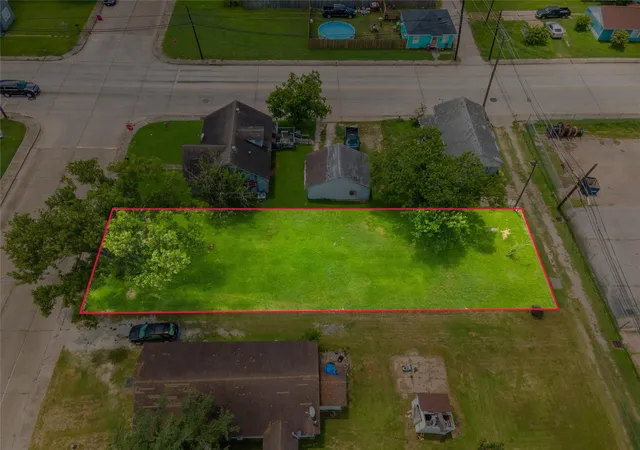 Homes for sale in Freeport, TX | 1026 W 4Th St, Freeport, TX 77541 | MLS# 91094726