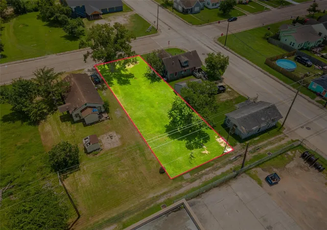 Homes for sale in Freeport, TX | 1026 W 4Th St, Freeport, TX 77541 | MLS# 91094726