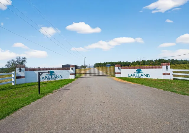 Homes for sale in Hillister, TX | Lot 42 Lakeland Dr, Hillister, TX 77624 | MLS# 40644781