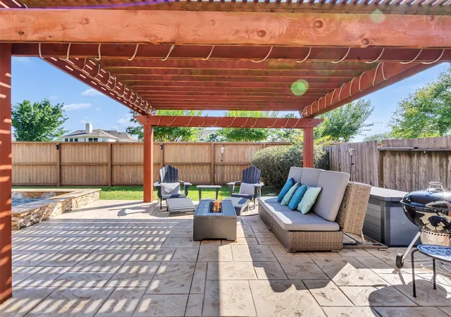 Photo 3 of Single family home for sale at 607 Ivory Stone Ln, League City, TX 77573 | MLS# 88498264 | Listing updated on 2026-08-28