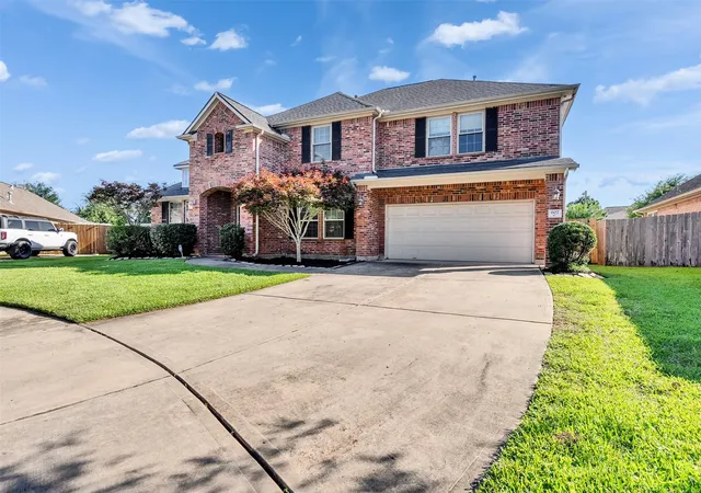 Photo 3 of Single family home for sale at 607 Ivory Stone Ln, League City, TX 77573 | MLS# 88498264 | Listing updated on 2026-08-28