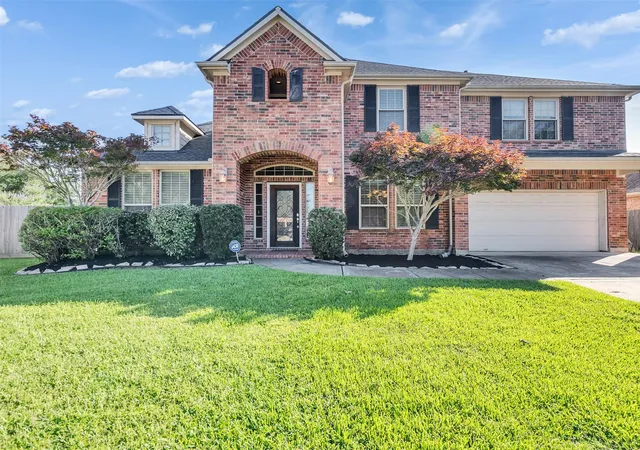 Photo 4 of Single family home for sale at 607 Ivory Stone Ln, League City, TX 77573 | MLS# 88498264 | Listing updated on 2026-08-28