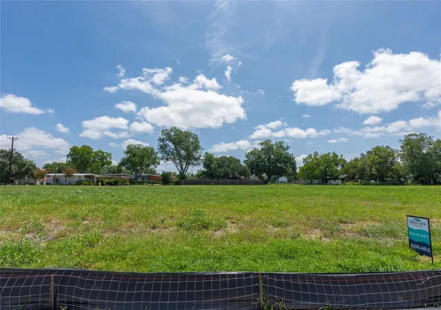 1st image of 404 Koller Dr, Weimar, TX 78962 | MLS# 22870568