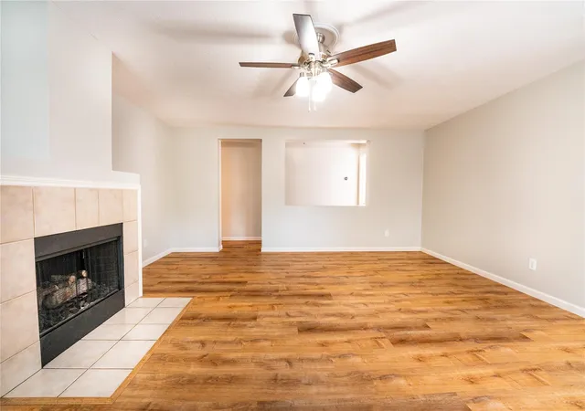 2nd image of 7830 Hunters Peak Ln, Baytown, TX 77523 | MLS# 7317390