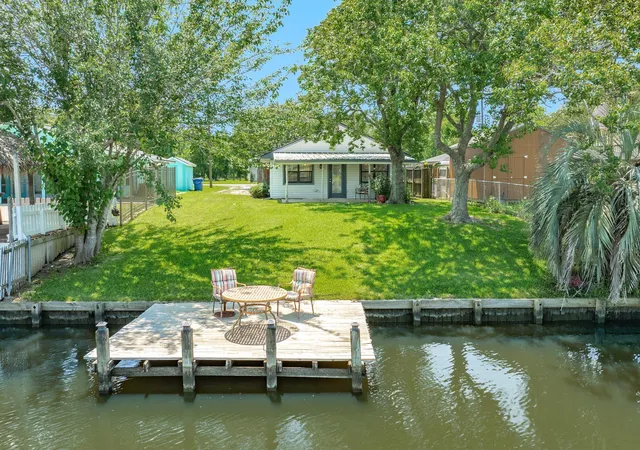Photo 1 of Single family home for sale at 123 County Rd 458d Dr, Angleton, TX 77515 | MLS# 67848055 | Listing updated on 2026-09-17