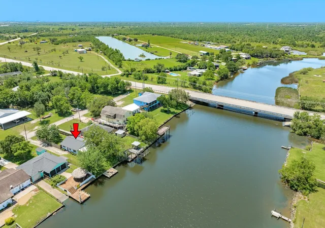 Photo 3 of Single family home for sale at 123 County Rd 458d Dr, Angleton, TX 77515 | MLS# 67848055 | Listing updated on 2026-09-17