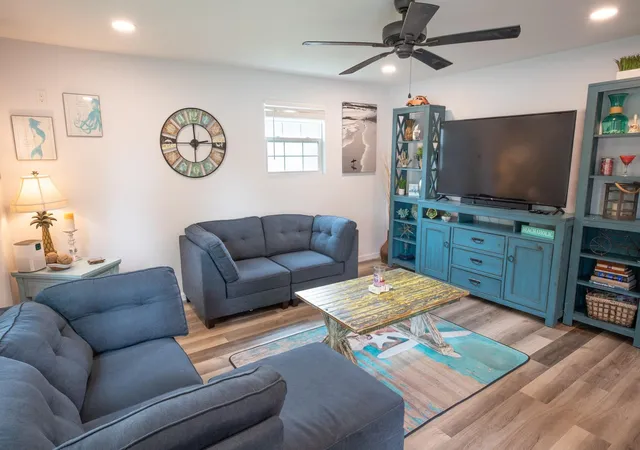 Photo 4 of Single family home for sale at 846 S Anderson St, Angleton, TX 77515 | MLS# 32228852 | Listing updated on 2026-08-14